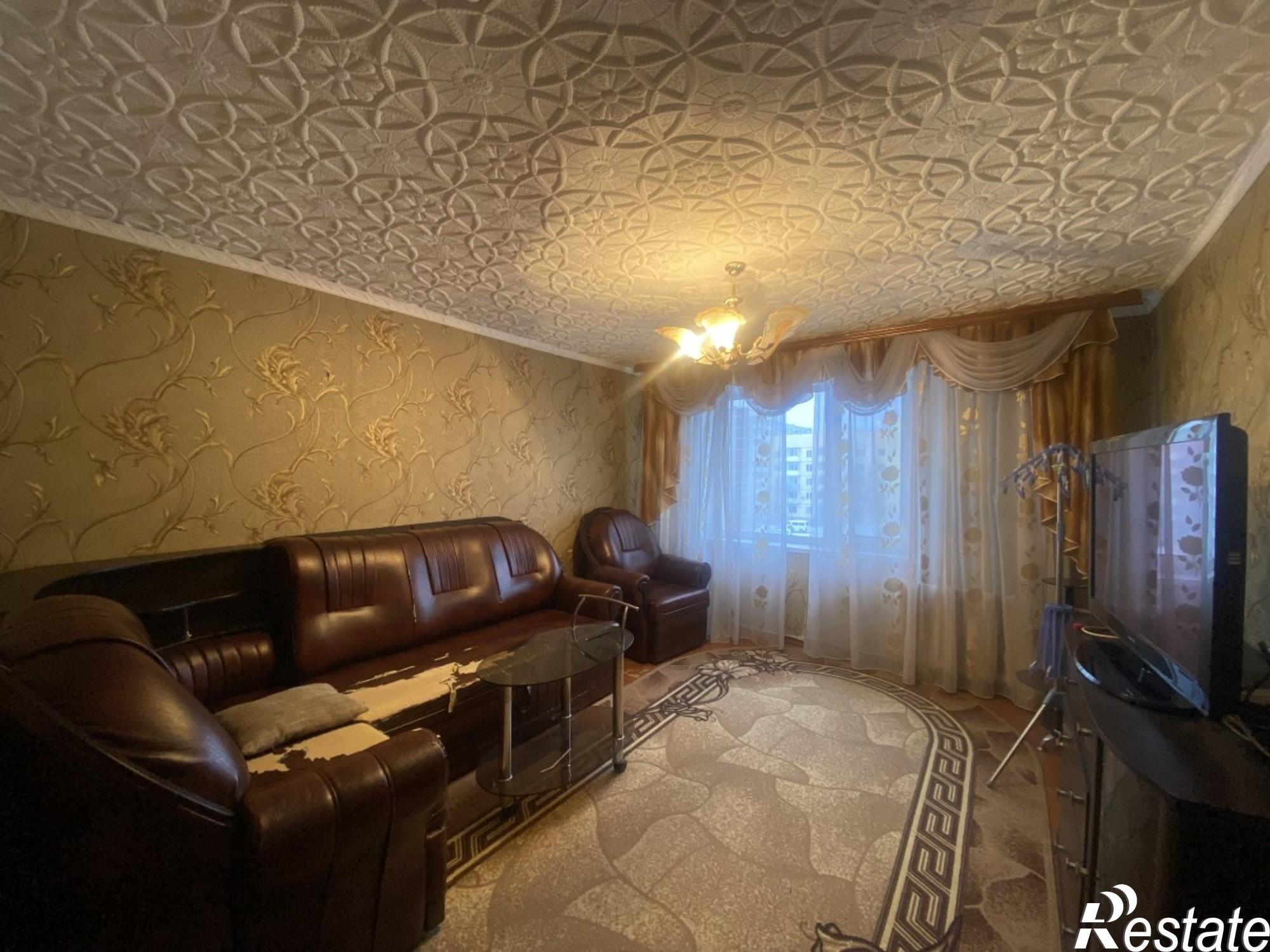 Купить квартиру за 3 100 000 рублей на Россия,  г. Амурск, р-н Микрорайон-8, пр-кт. Комсомольский, д. 69