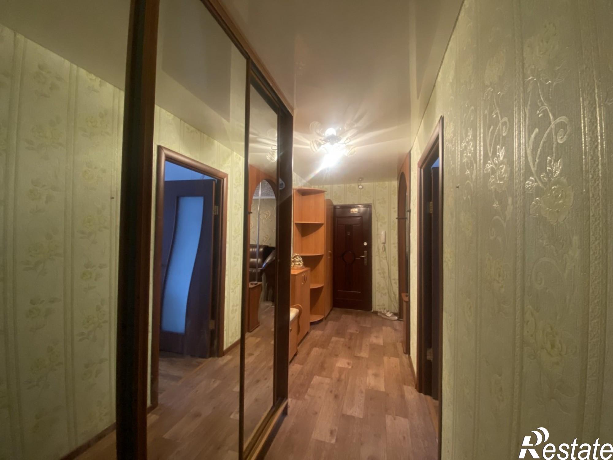 Купить квартиру за 3 100 000 рублей на Россия,  г. Амурск, р-н Микрорайон-8, пр-кт. Комсомольский, д. 69