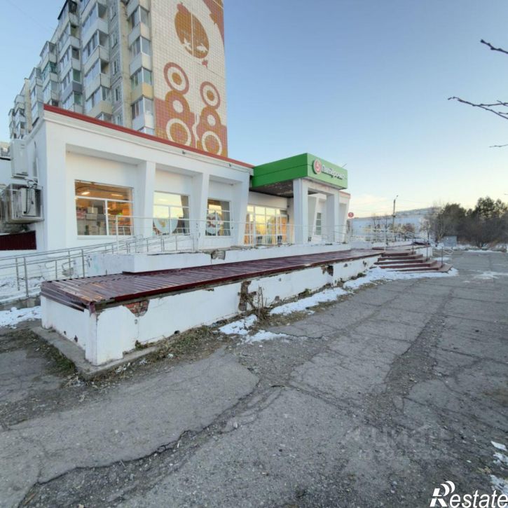 4-комн квартира пр-кт Строителей, 52а,  д. 52а