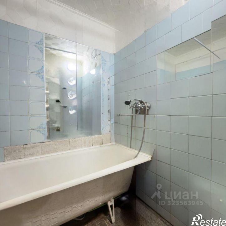 4-комн квартира пр-кт Строителей, 52а,  д. 52а