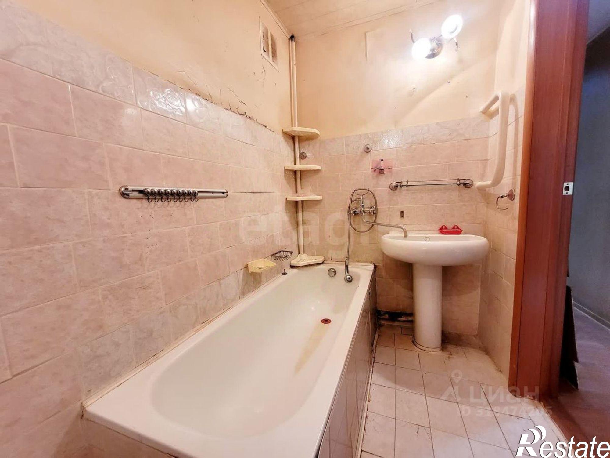 Купить квартиру за 2 400 000 рублей на Пионерская улица, 19