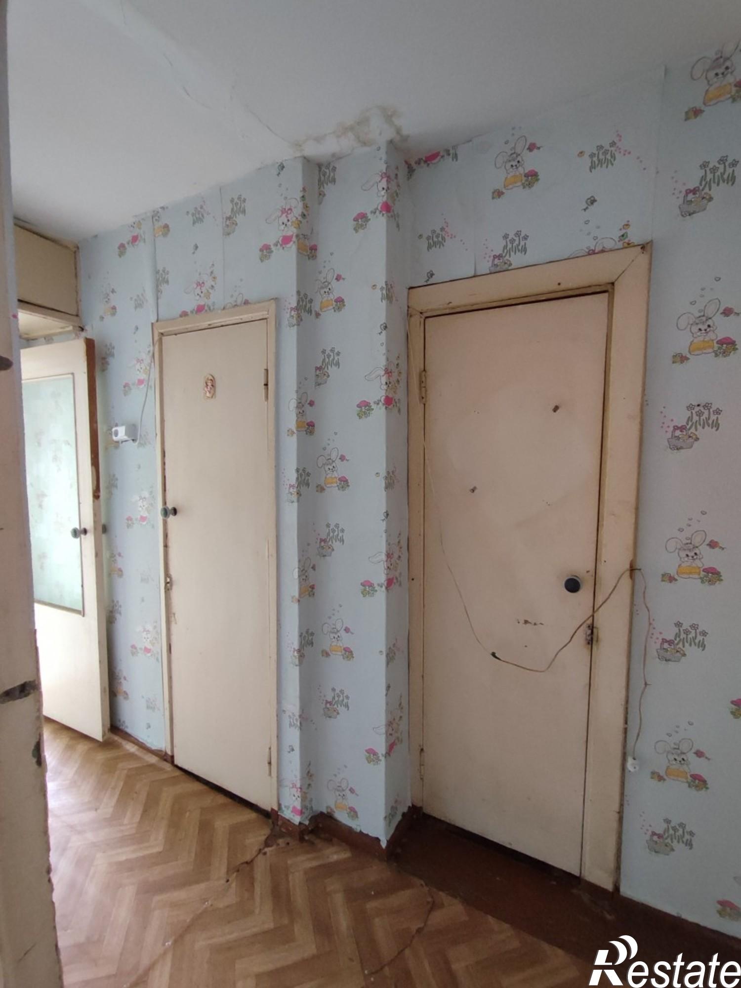 Купить квартиру за 700 000 рублей на Россия,  г. Амурск, р-н Микрорайон-5, пр-кт. Октябрьский, д. 7, корп. В