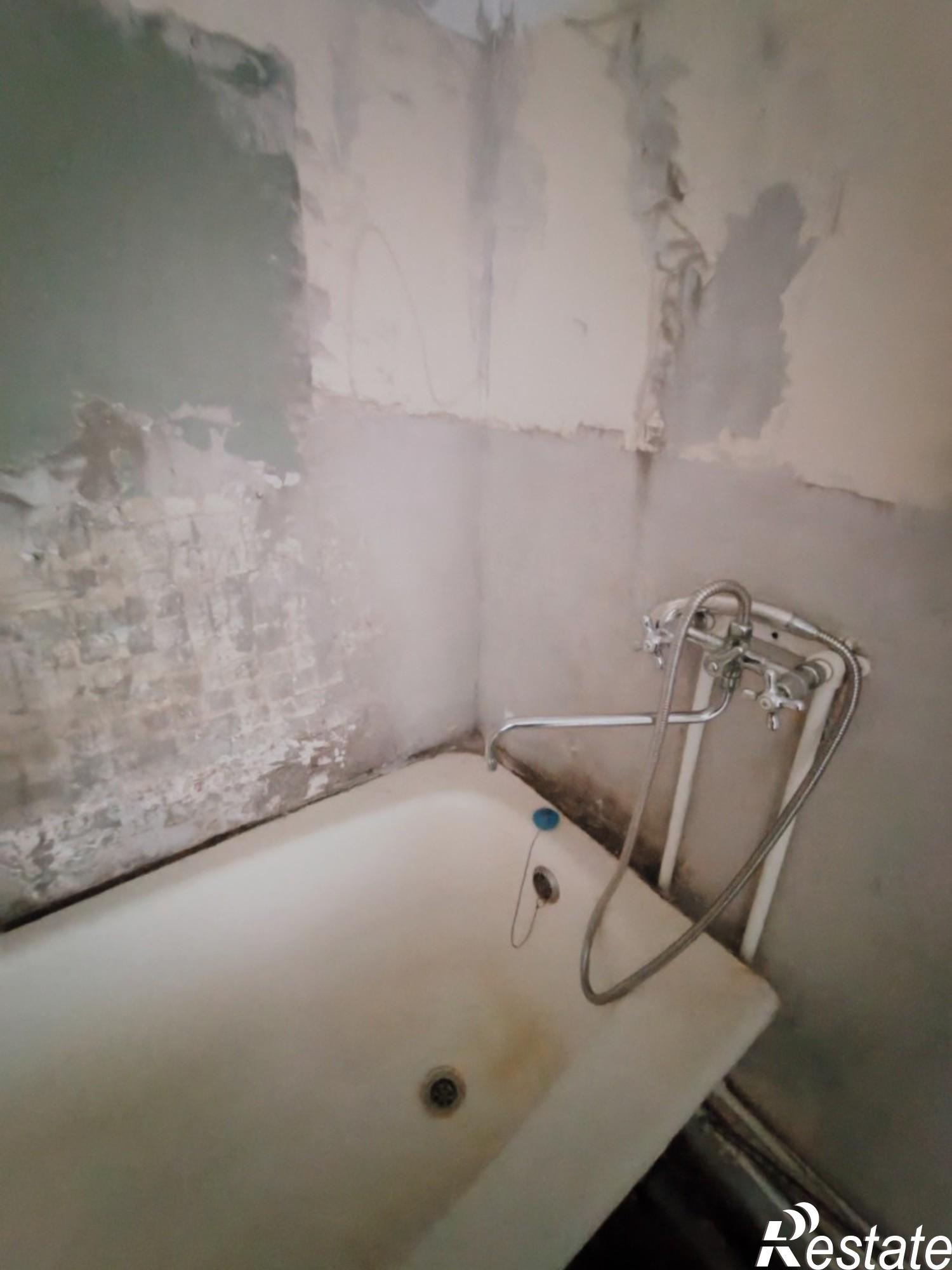 Купить квартиру за 700 000 рублей на Россия,  г. Амурск, р-н Микрорайон-5, пр-кт. Октябрьский, д. 7, корп. В