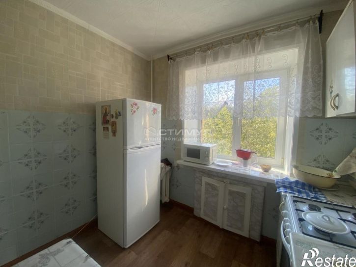 2-комн квартира Россия,  г. Амурск, пр-кт. Комсомольский, д. 6