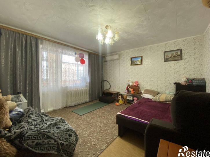 2-комн квартира Россия,  г. Амурск, р-н Микрорайон-8, пр-кт. Комсомольский, д. 67