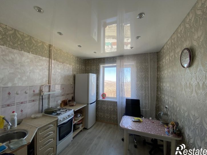 4-комн квартира Россия,  г. Амурск, р-н Микрорайон-8, пр-кт. Комсомольский, д. 83