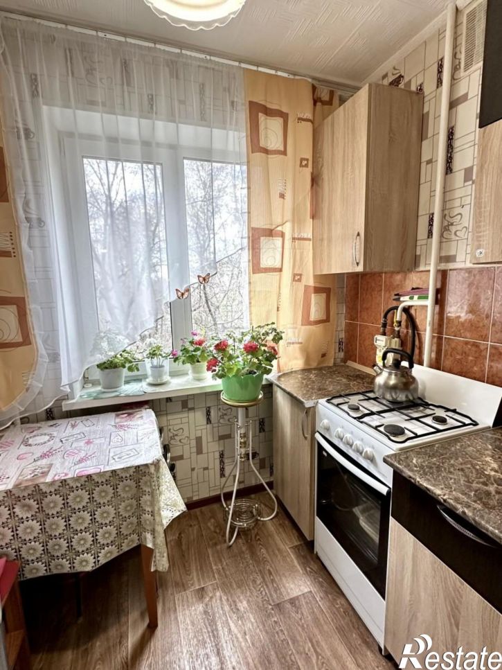 1-комн квартира Россия,  г. Комсомольск-на-Амуре, пр-кт. Интернациональный, д. 37, корп. 2
