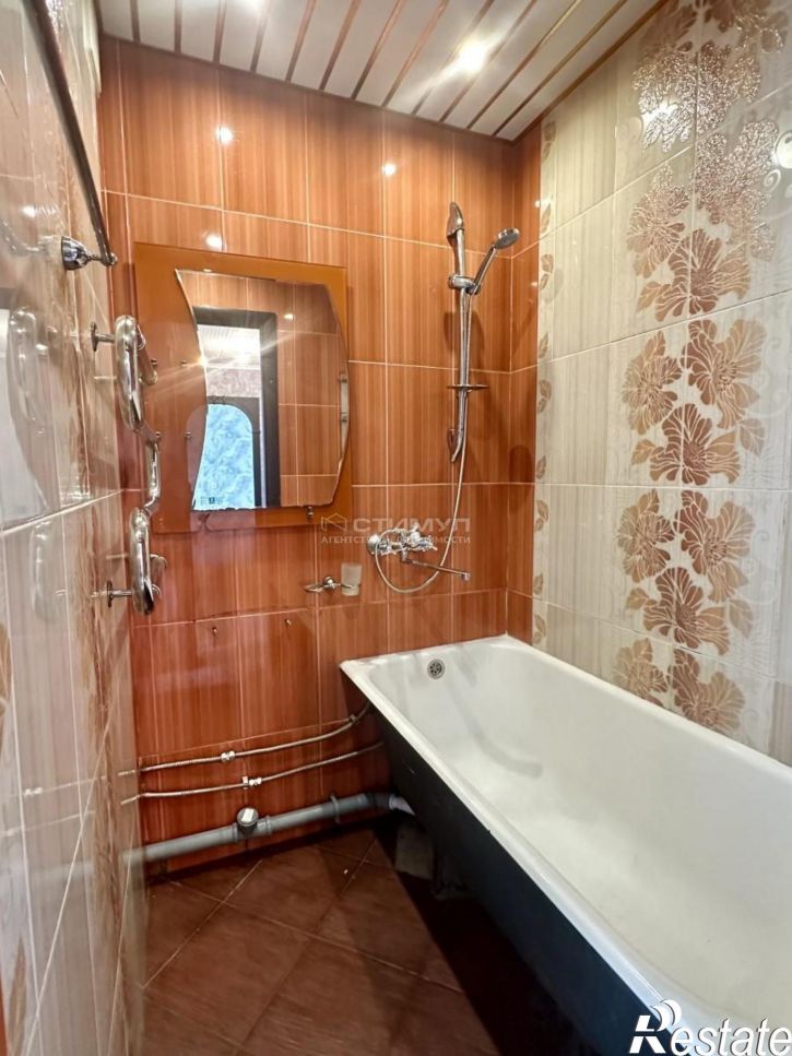 3-комн квартира Россия,  г. Комсомольск-на-Амуре, ул. Ленинградская, д. 70