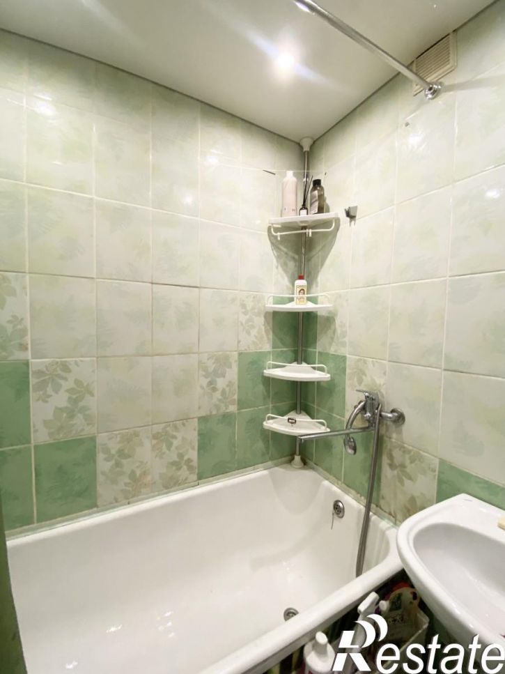 2-комн квартира Россия,  г. Комсомольск-на-Амуре, ул. Орехова, д. 42, корп. 3
