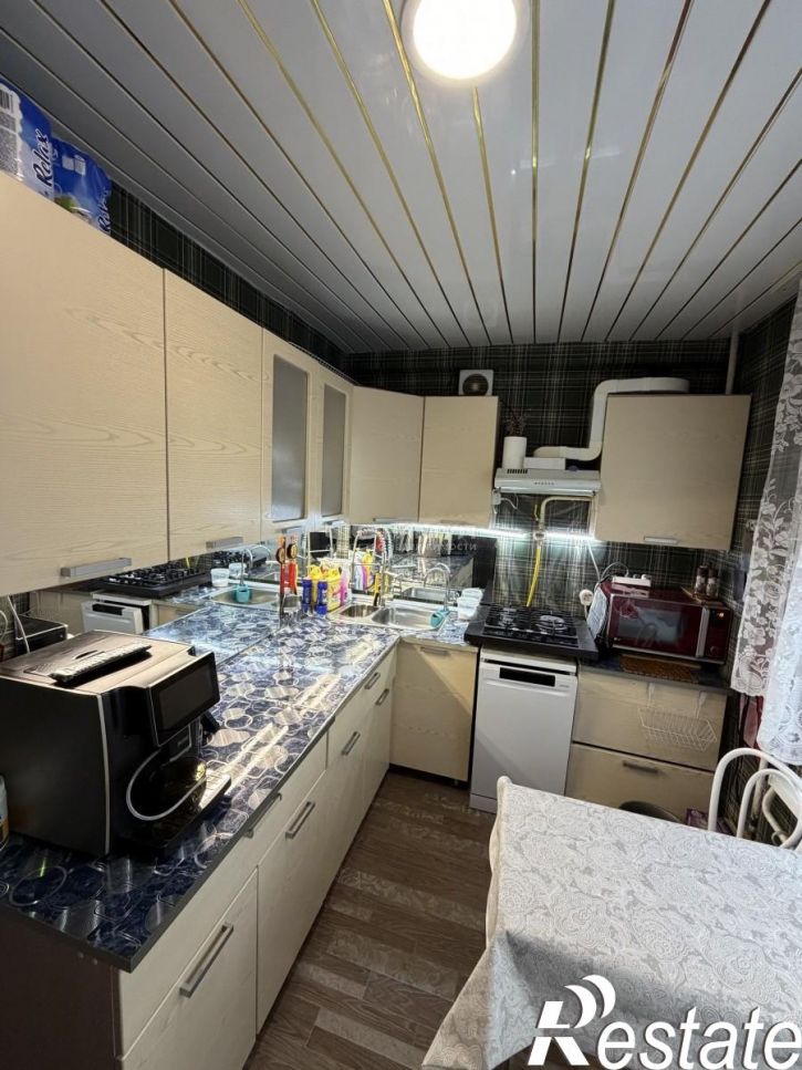 2-комн квартира Россия,  г. Амурск, пр-кт. Строителей, д. 19, корп. а